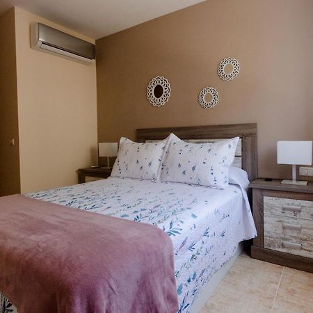 Apto Ache, Acogedor Apartamento De 66 M Con Terraza, Aire Acondicionado Y Parking Privado Gratuito Los Abrigos Exterior photo