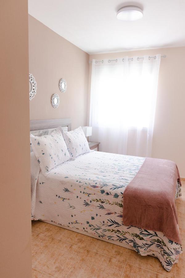 Apto Ache, Acogedor Apartamento De 66 M Con Terraza, Aire Acondicionado Y Parking Privado Gratuito Los Abrigos Exterior photo