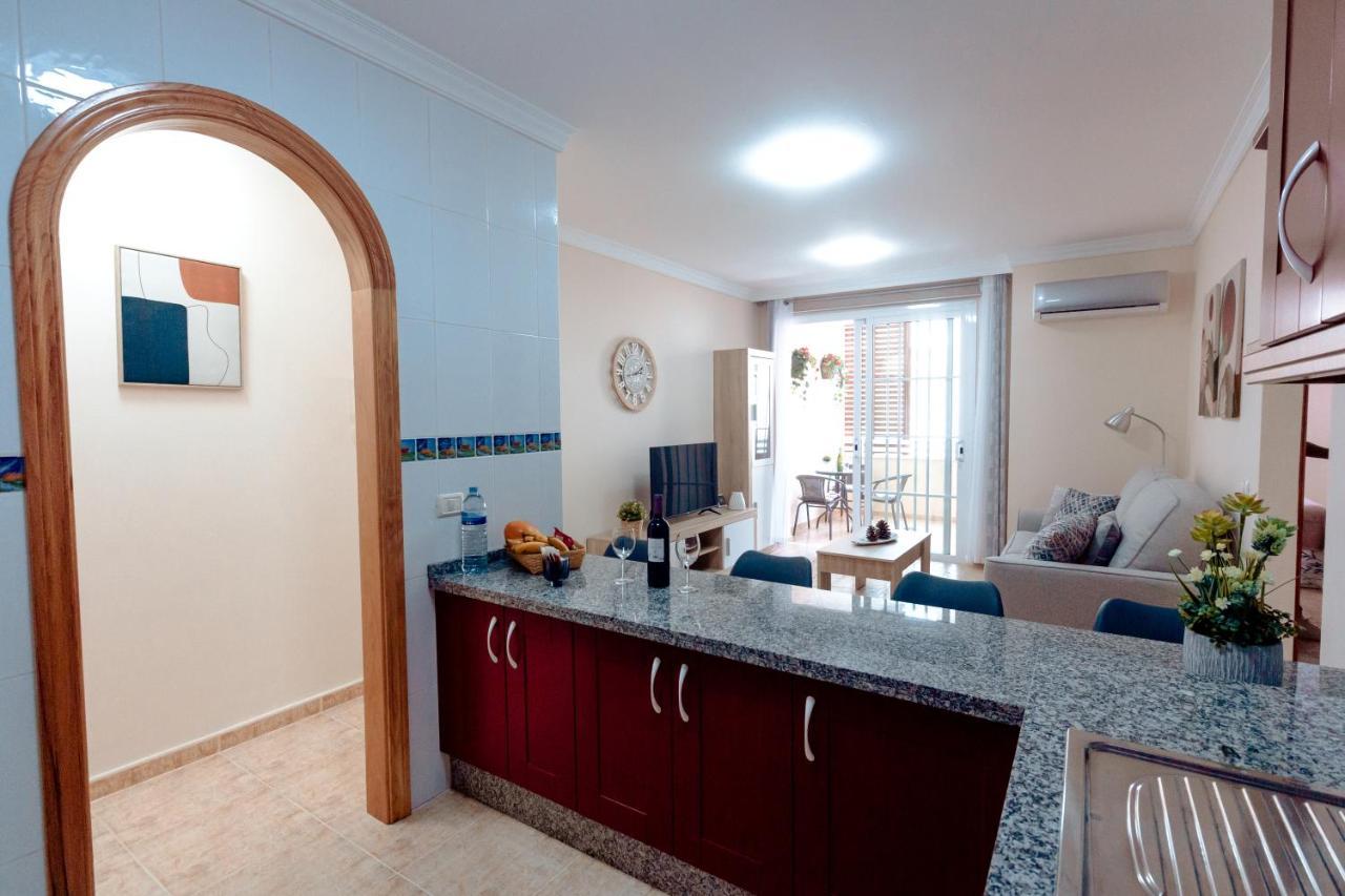 Apto Ache, Acogedor Apartamento De 66 M Con Terraza, Aire Acondicionado Y Parking Privado Gratuito Los Abrigos Exterior photo