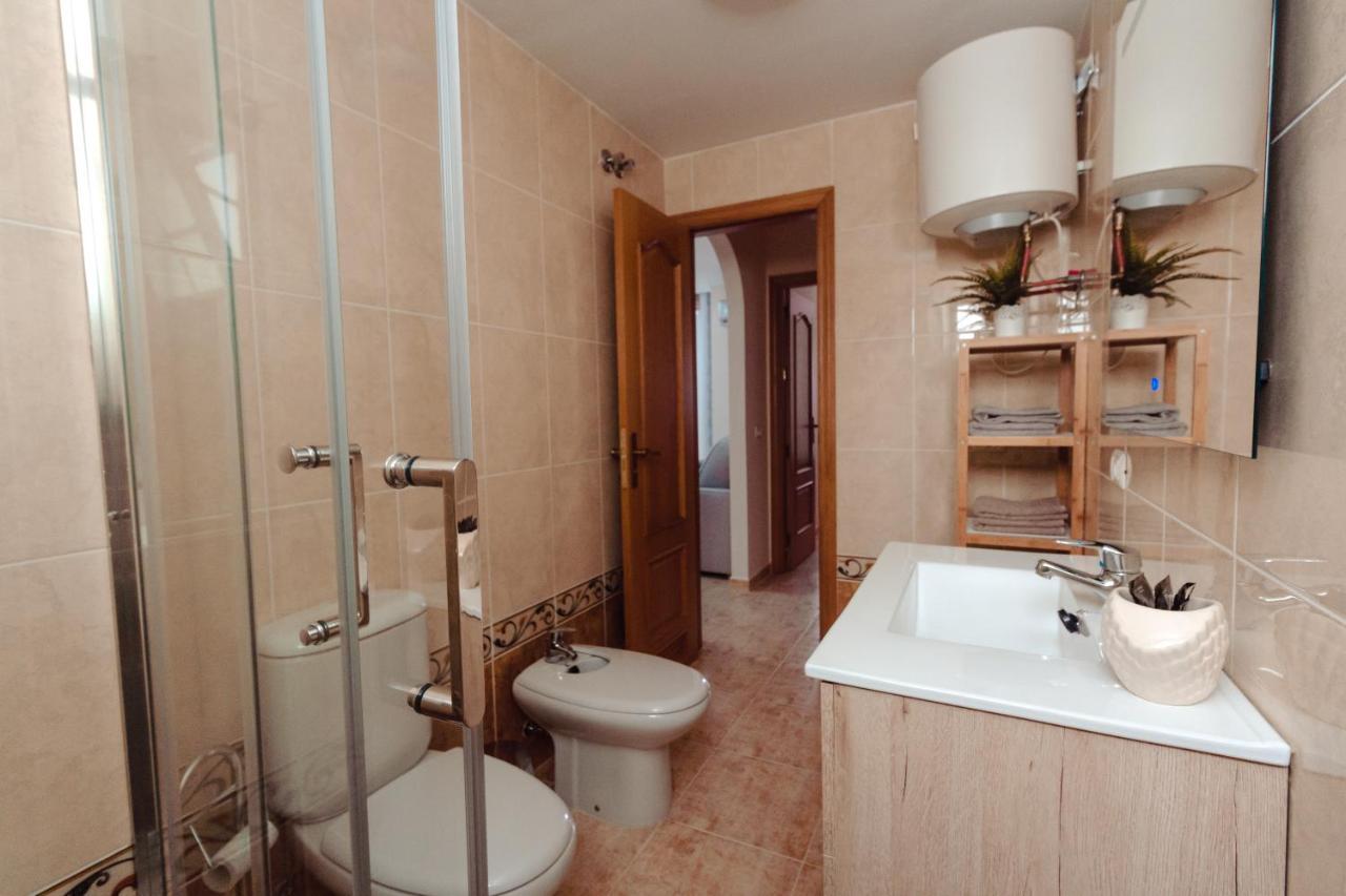 Apto Ache, Acogedor Apartamento De 66 M Con Terraza, Aire Acondicionado Y Parking Privado Gratuito Los Abrigos Exterior photo